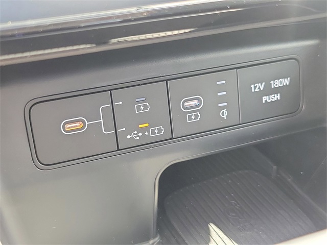 Vehicle image 25 of 37
