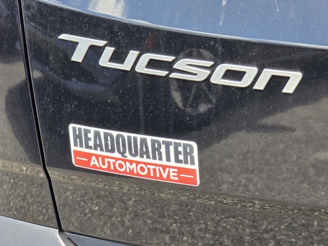 Vehicle image 10 of 32