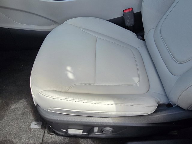 Vehicle image 18 of 32