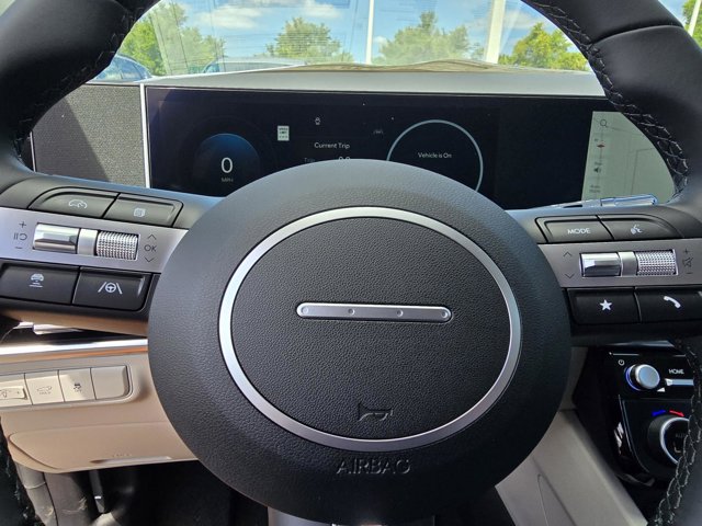 Vehicle image 25 of 32