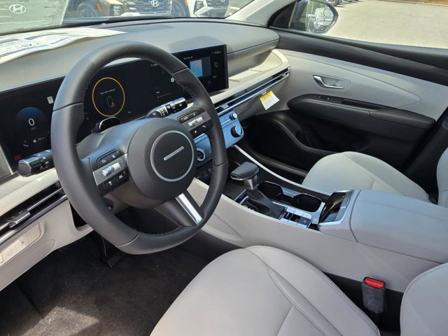 Vehicle image 19 of 32