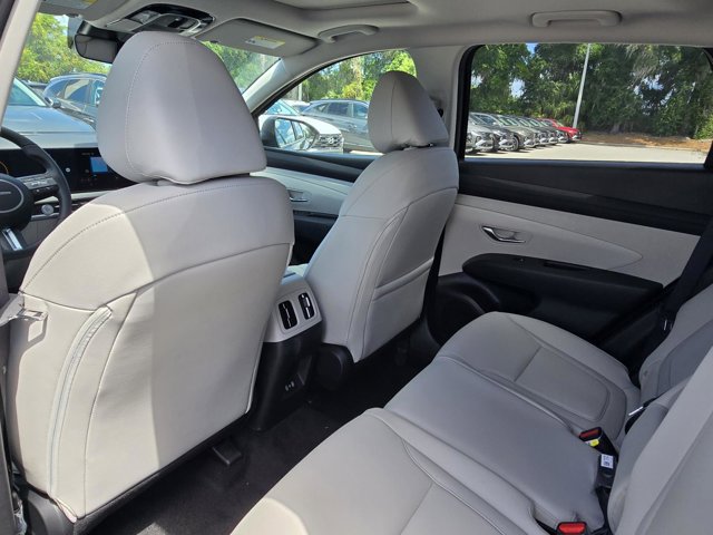 Vehicle image 13 of 32