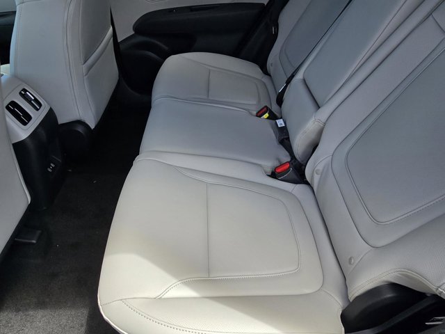 Vehicle image 15 of 32