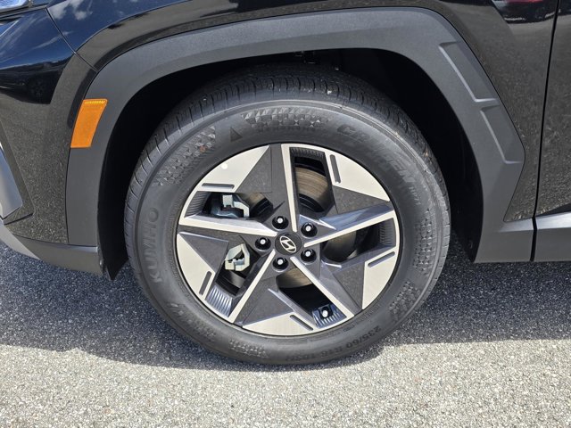 Vehicle image 11 of 32