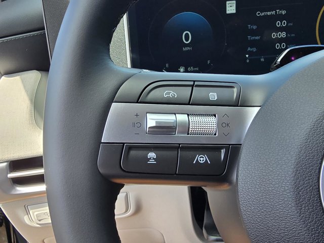 Vehicle image 27 of 32