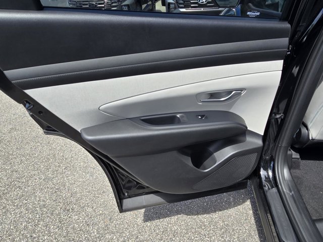 Vehicle image 12 of 32