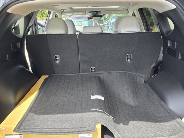 Vehicle image 27 of 28
