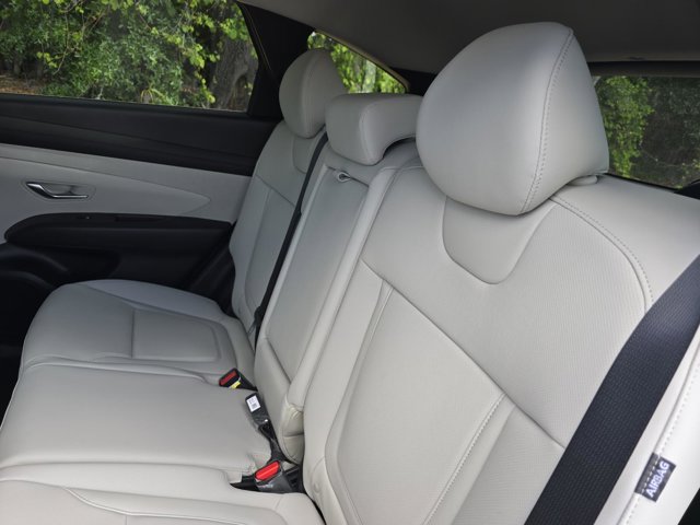 Vehicle image 11 of 28