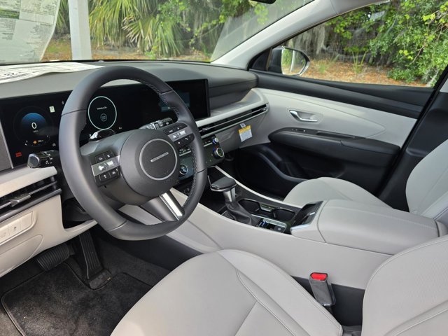 Vehicle image 14 of 28