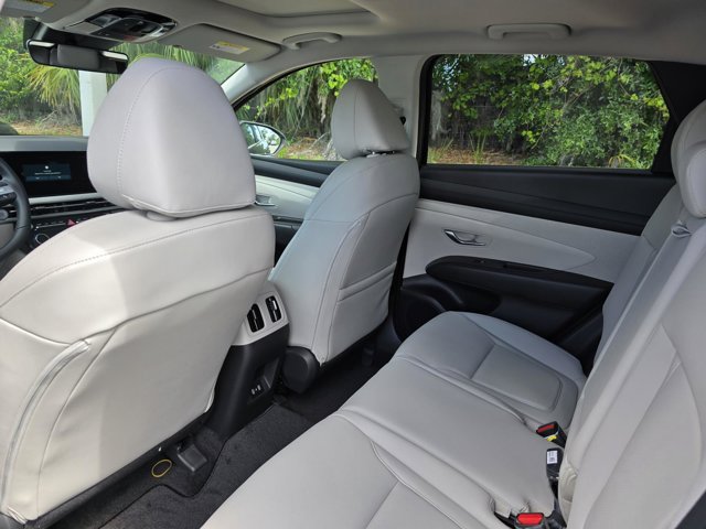 Vehicle image 10 of 28