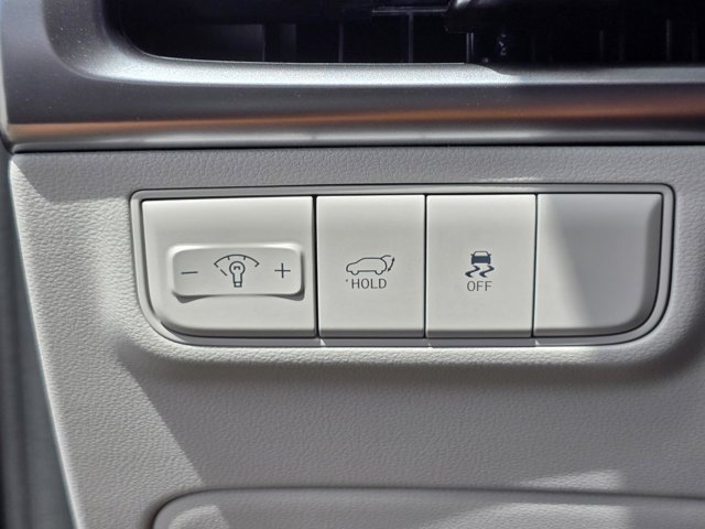 Vehicle image 25 of 28