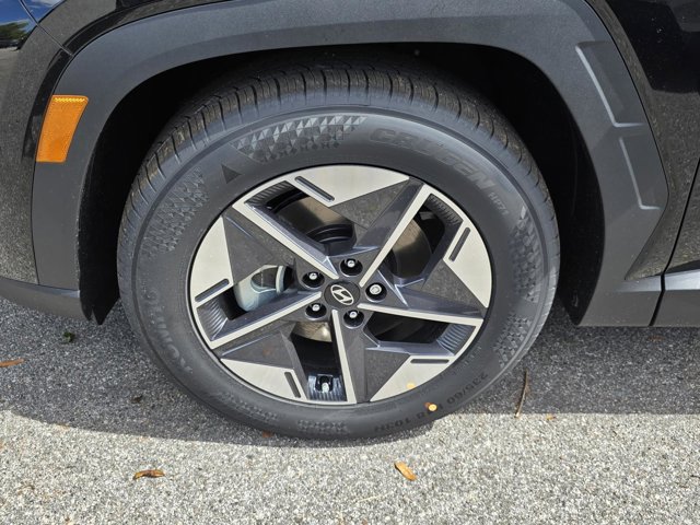 Vehicle image 8 of 28