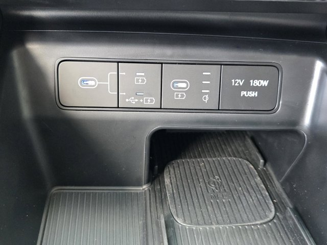 Vehicle image 20 of 28