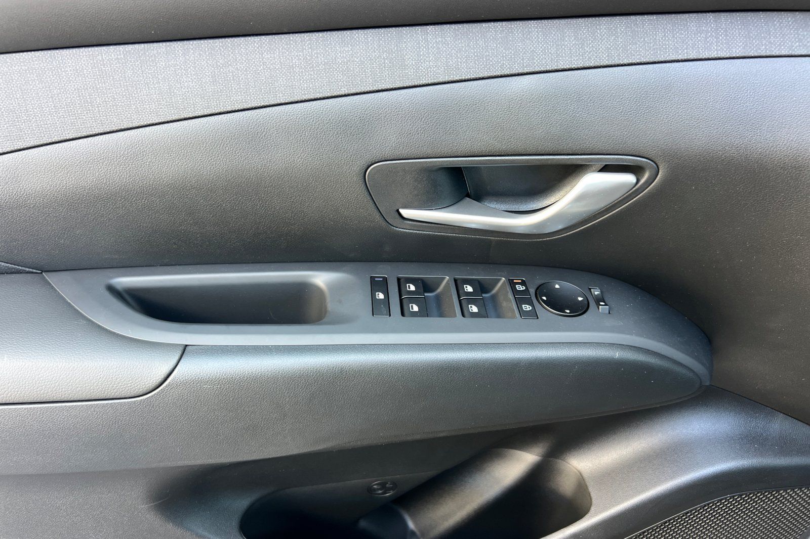 2025 Hyundai Tucson SEL Convenience Image 25 of 36