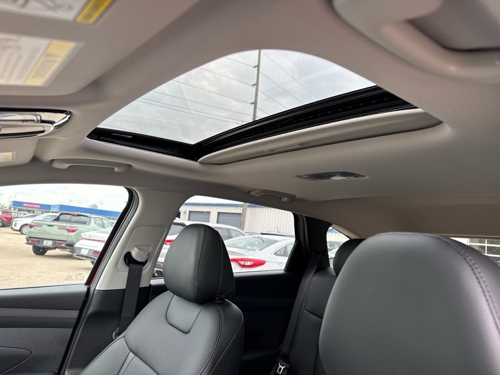 Vehicle image 5 of 12