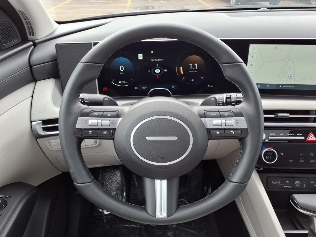 Vehicle image 7 of 12