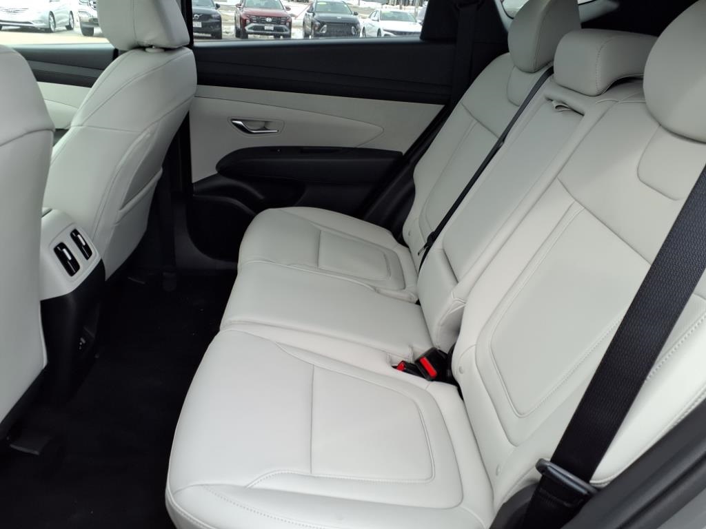 Vehicle image 6 of 12
