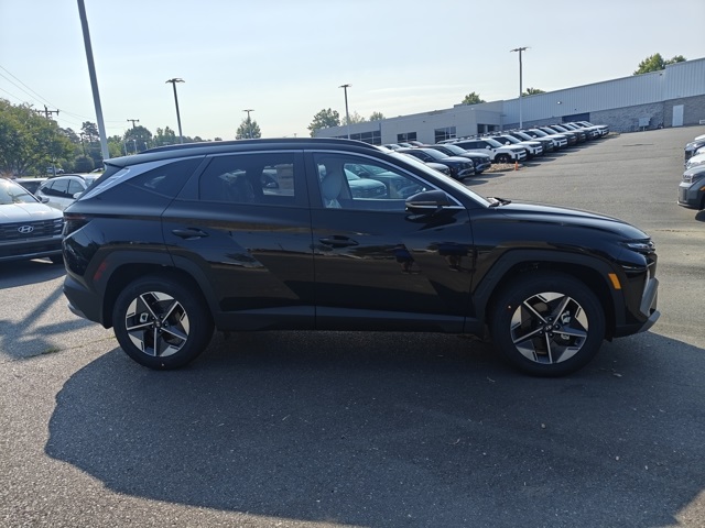Vehicle image 4 of 40