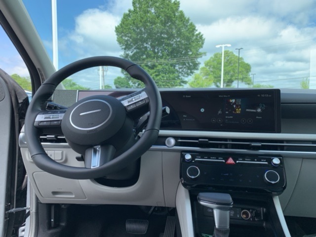 Vehicle image 20 of 40