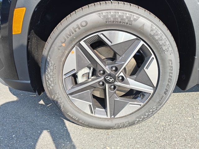 Vehicle image 10 of 40