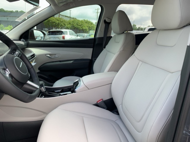 Vehicle image 18 of 40