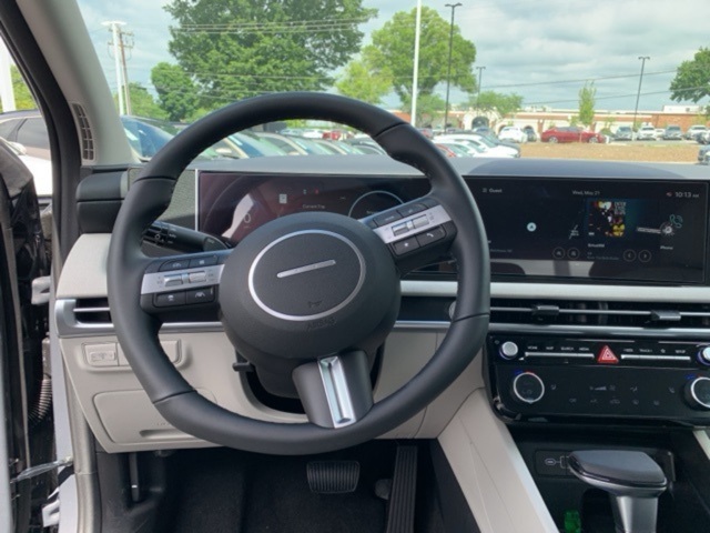 Vehicle image 19 of 40