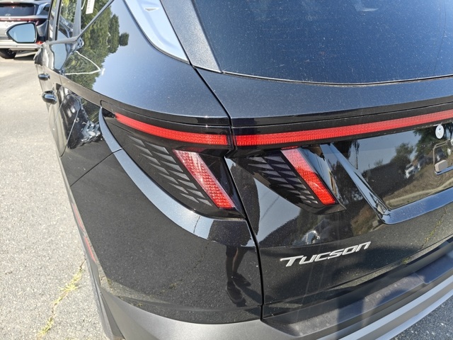 Vehicle image 14 of 40
