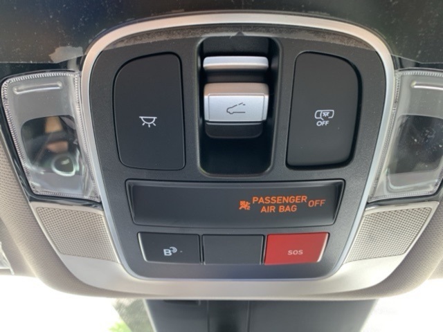 Vehicle image 28 of 40
