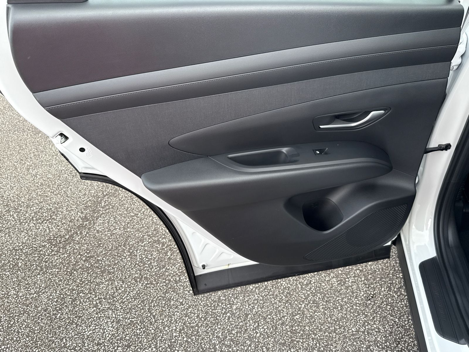 Vehicle image 22 of 40