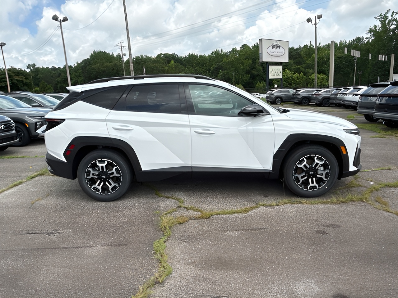 Vehicle image 36 of 40