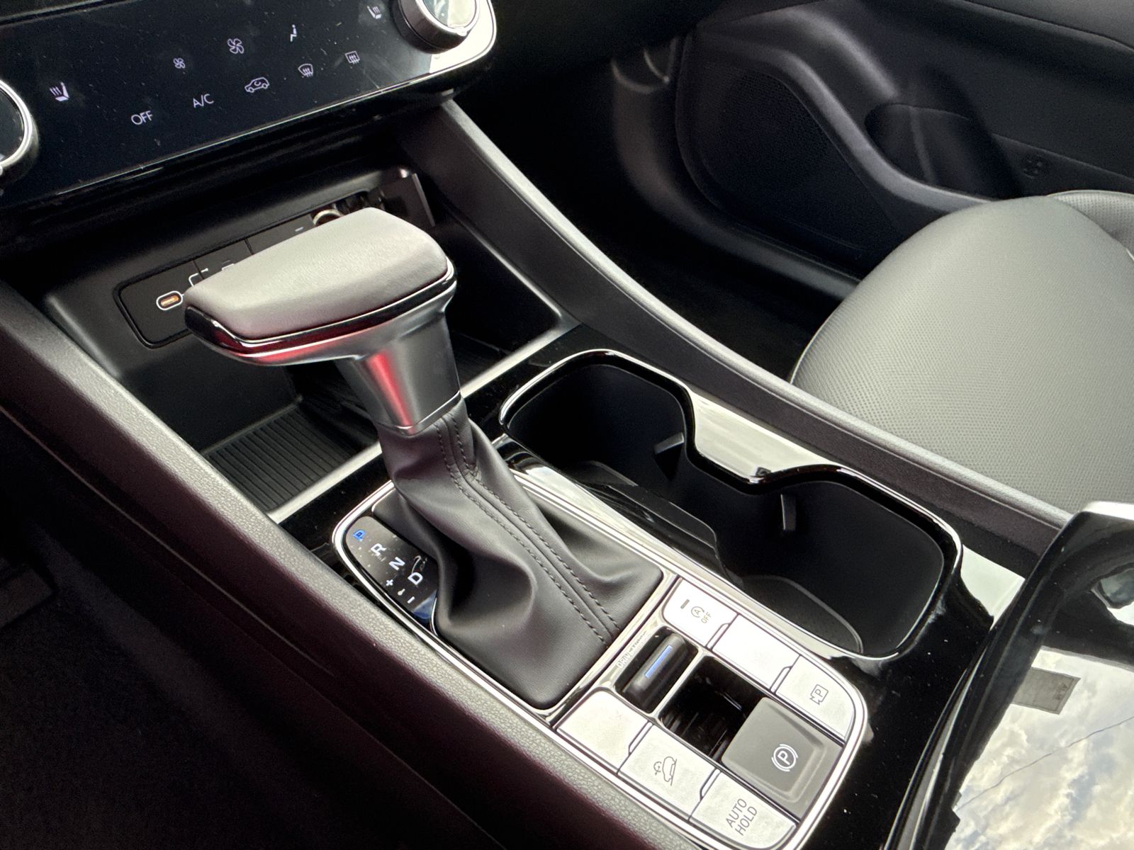 Vehicle image 31 of 40
