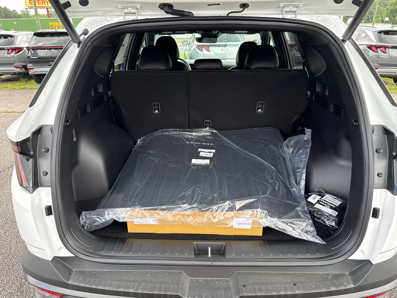 Vehicle image 18 of 40
