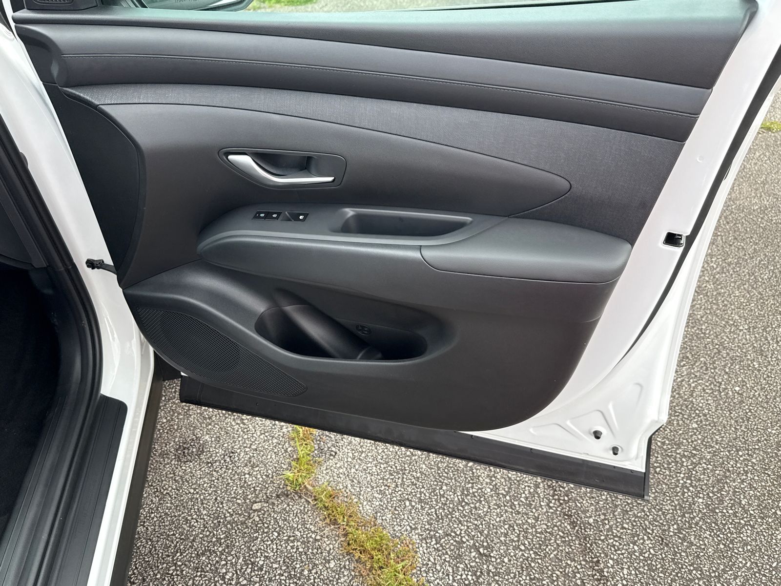 Vehicle image 14 of 40