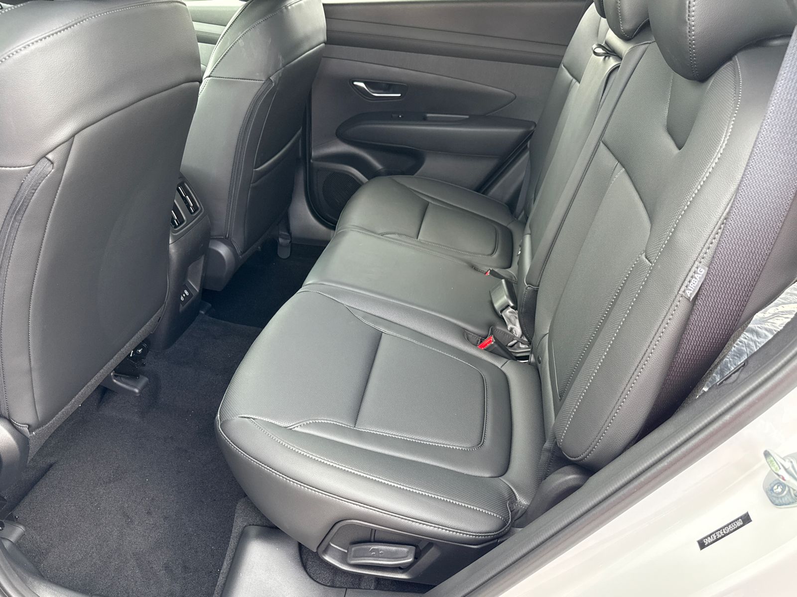 Vehicle image 21 of 40