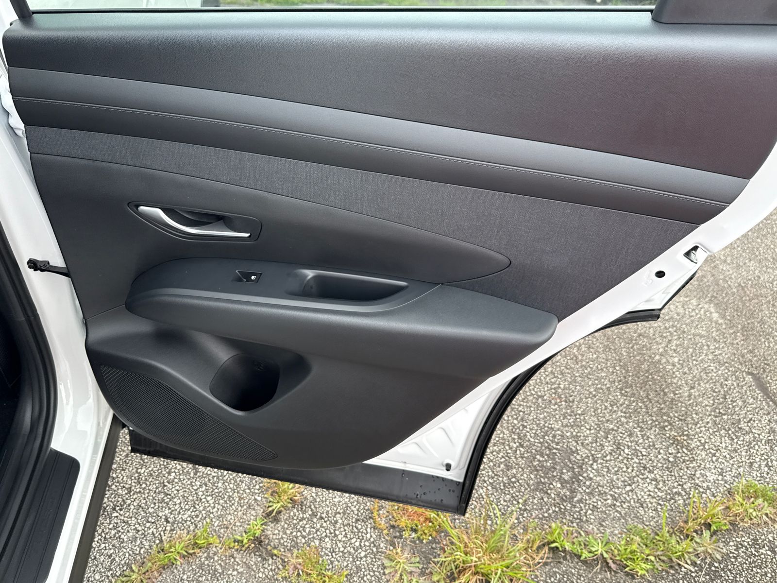 Vehicle image 16 of 40