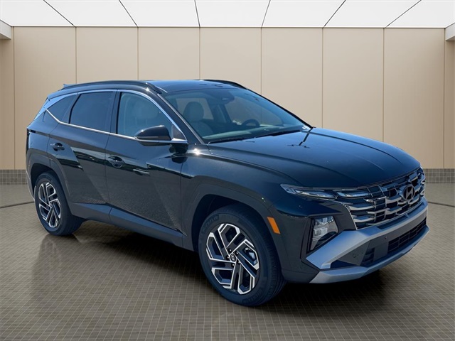 2025 Hyundai Tucson Hybrid Limited Image 2 of 22