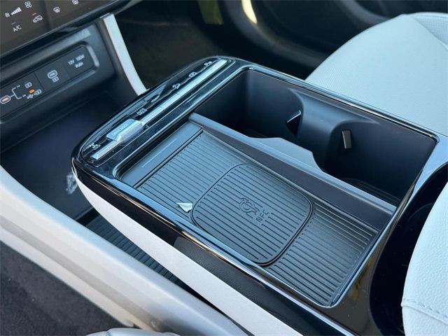 2025 Hyundai Tucson Hybrid Limited Image 16 of 22