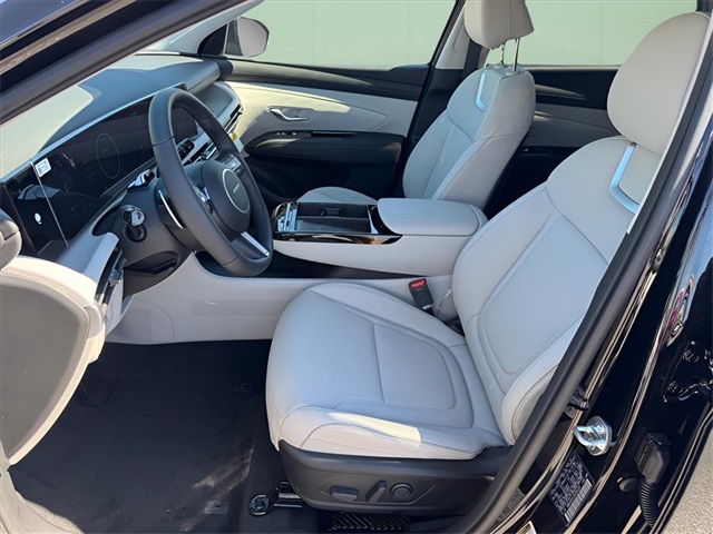 2025 Hyundai Tucson Hybrid Limited Image 9 of 22