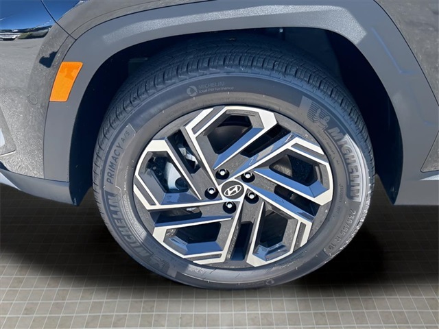 2025 Hyundai Tucson Hybrid Limited Image 6 of 22