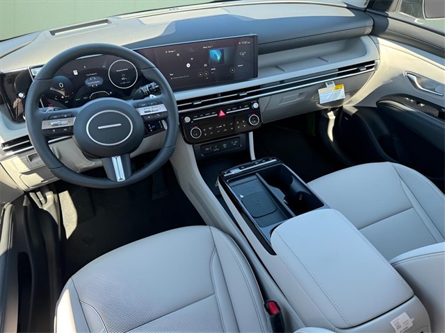 2025 Hyundai Tucson Hybrid Limited Image 11 of 22