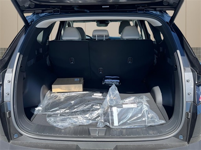 2025 Hyundai Tucson Hybrid Limited Image 7 of 22