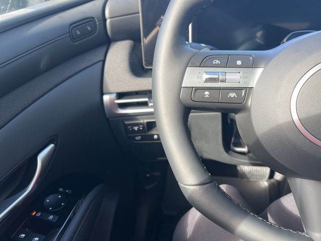 Vehicle image 14 of 23