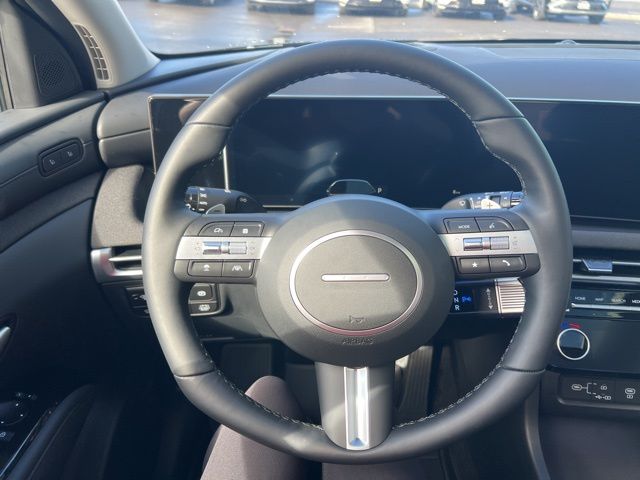 Vehicle image 16 of 23