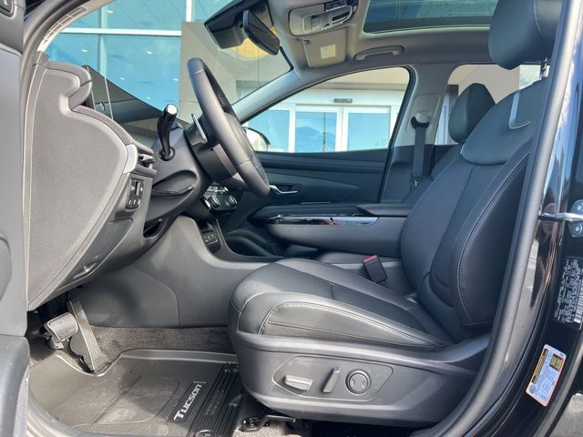 Vehicle image 6 of 23