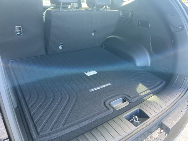 Vehicle image 20 of 23