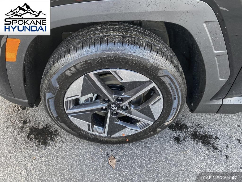 Vehicle image 10 of 29
