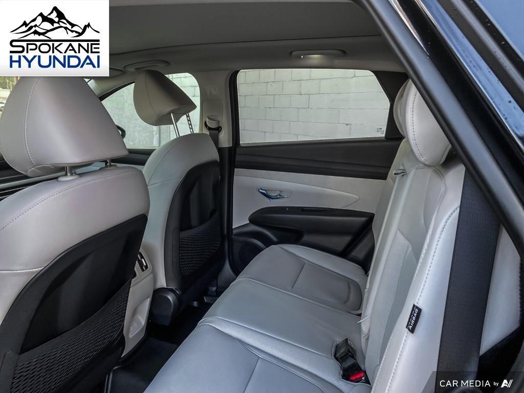 Vehicle image 27 of 29