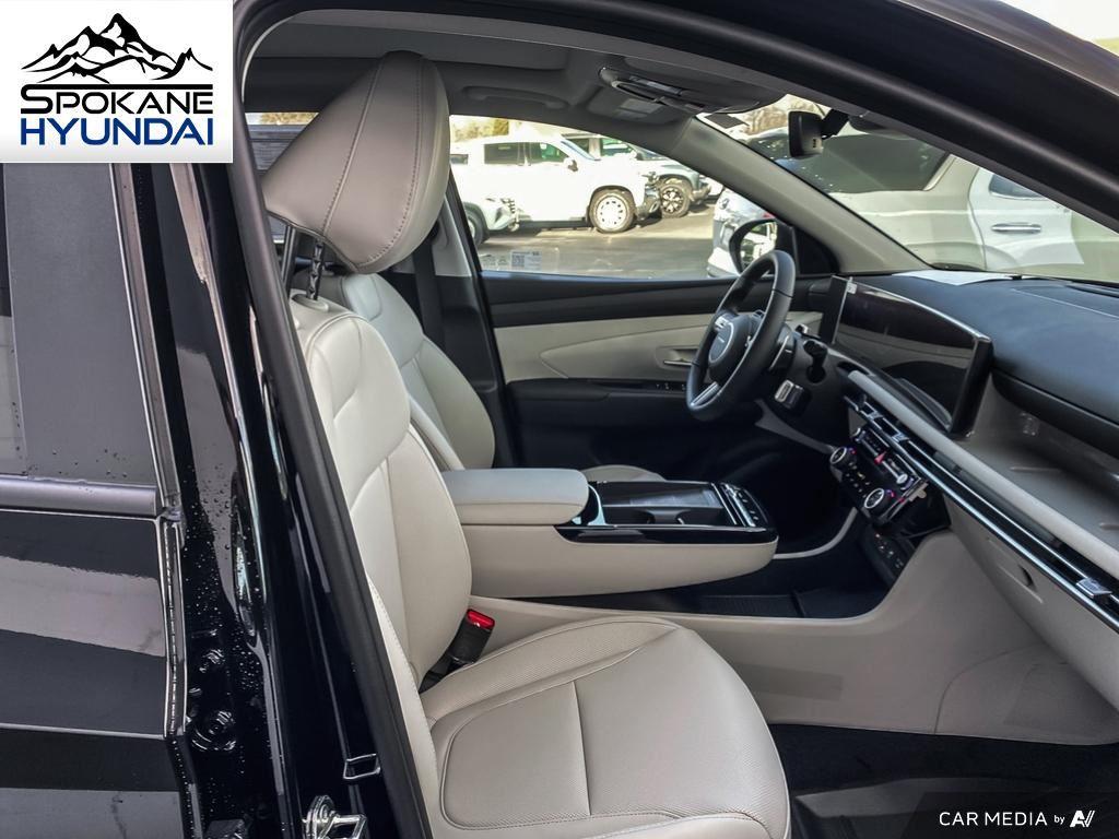 Vehicle image 26 of 29
