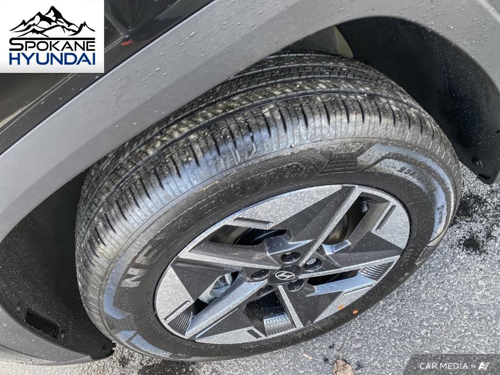 Vehicle image 11 of 29