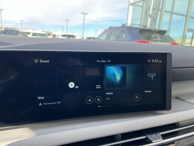 Vehicle image 10 of 23